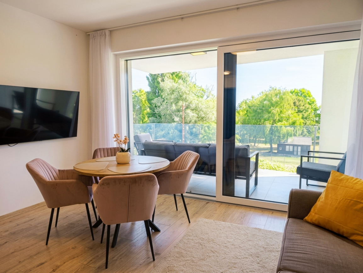 Helikon Sunrise Apartment